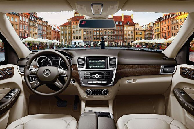 Warsaw Private Transfer from Warsaw Chopin Airport (WAW) to City centre - Warsaw Chopin Airport to City Centre: the point of a private car