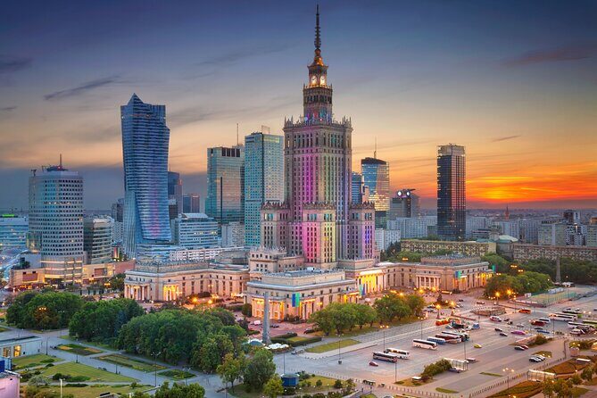 Warsaw Scavenger Hunt and Highlights Self Guided Audio Tour - Saxon Gardens, Trade Tower, and the Royal Castle Exterior