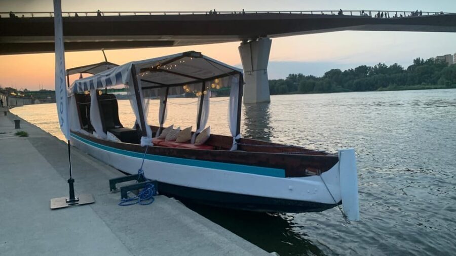 Warsaw: Scenic Cruise by Gondola on the Vistula River - A 55-minute Vistula reset near Copernik and the bridges
