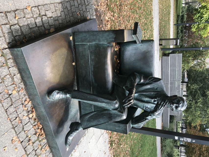 Warsaw: Skip-the-Line Royal Castle Guided Tour - Headsets for Groups Over 10: Not Just a Comfort Detail