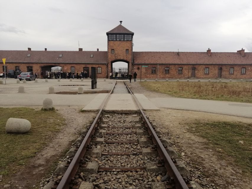 Warsaw: Tour to Krakow and Auschwitz by Train with Pickup - What to Pack for a 17-Hour Memory That Won’t Fit in One Day