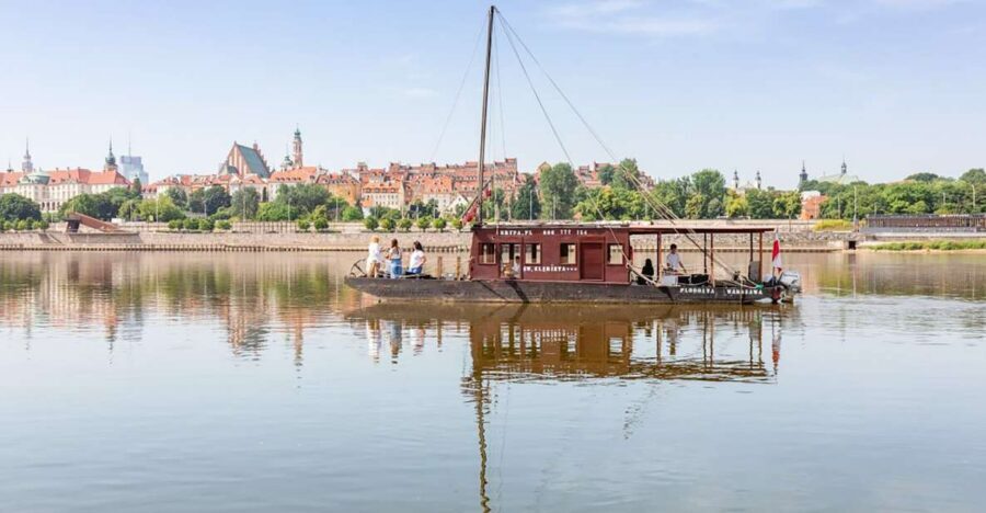 Warsaw: Traditional Galar Cruise on The Vistula River - The river route: bridges, parks, and skyline moments in one loop