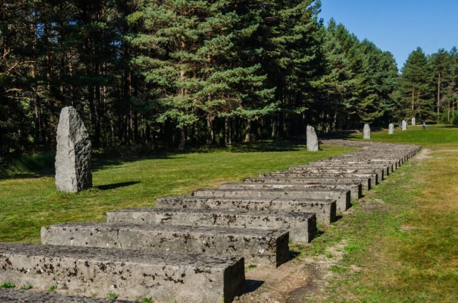 Warsaw: Treblinka Heartbreaking Concentration Camp Tour - Guide Style: Respectful, Organized, and Practical