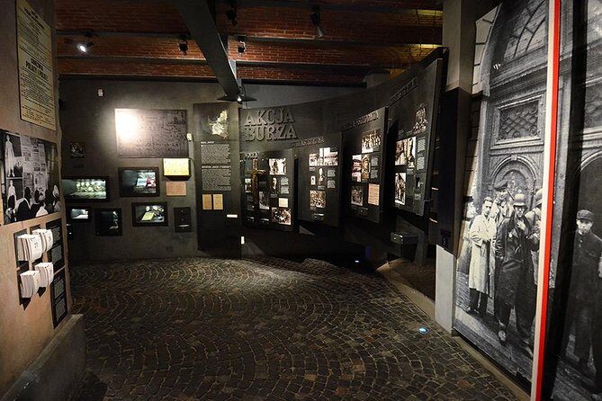 Warsaw Uprising Museum (1944) + POLIN Museum: PRIVATE TOUR /inc. Pick-up/ - Audio guides: how to make the exhibits feel personal (not overwhelming)