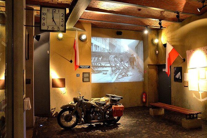 Warsaw Uprising Museum (1944) + POLIN Museum: PRIVATE TOUR /inc. Pick-up/ - Timing and pacing: how to plan your energy for a 4-hour history day
