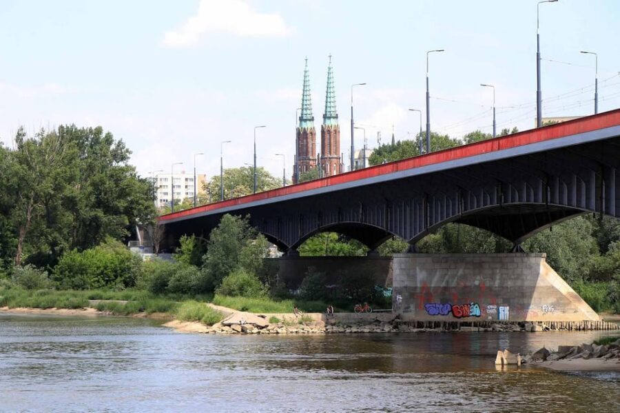 Warsaw: Vistula River Cruise with Your Music & City Views - The Museum of Modern Art and the rebuilt-bridge story