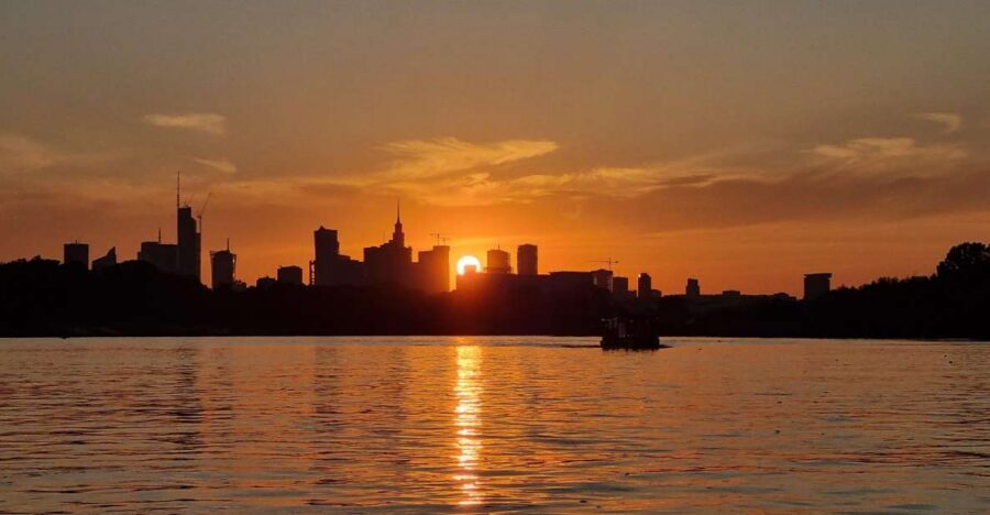 Warsaw: Vistula River Sunset Cruise with Welcome Drink - First Look: Where the Cruise Starts and Why It’s Convenient