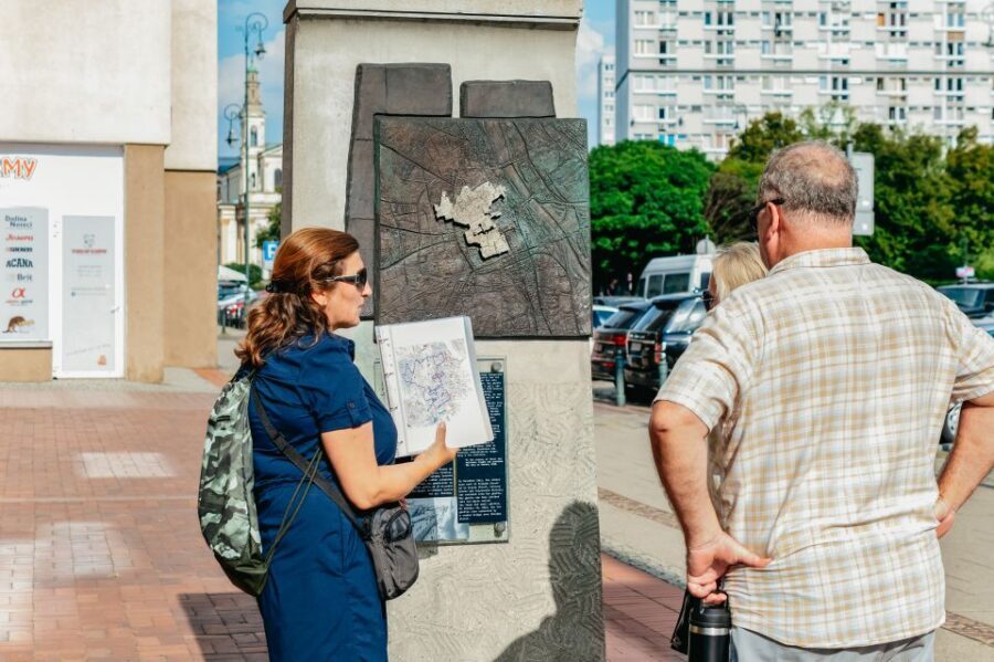 Warsaw: Warsaw Ghetto Private Walking Tour with Hotel Pickup - Umschlagplatz: The Collection Point and Its Cold Symbolism