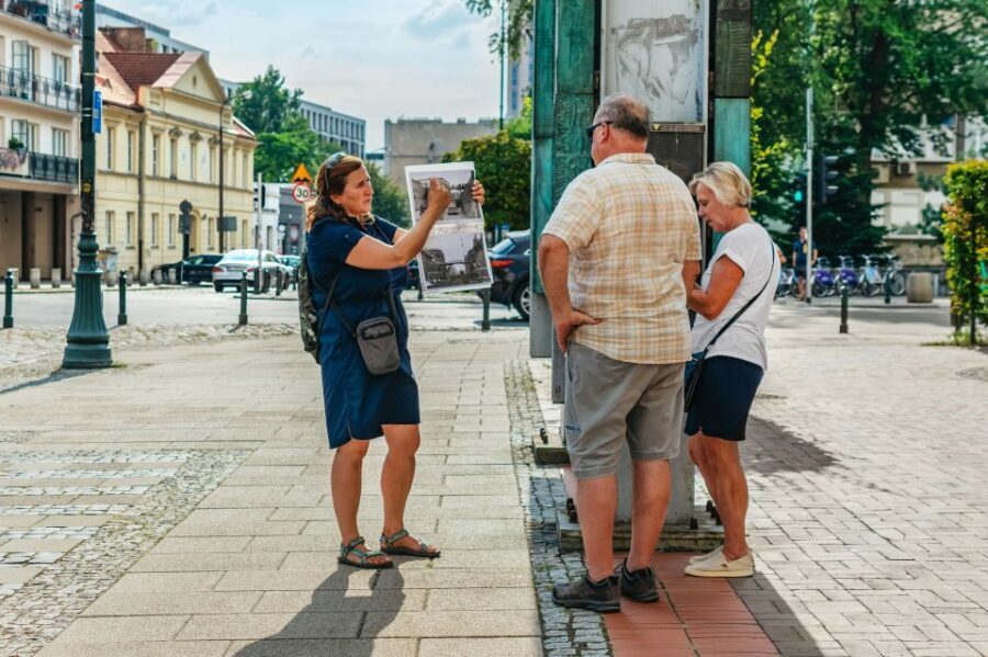 Warsaw: Warsaw Ghetto Private Walking Tour with Hotel Pickup - Tour Flow in Real Time: How 3 Hours Gets You the Core Story