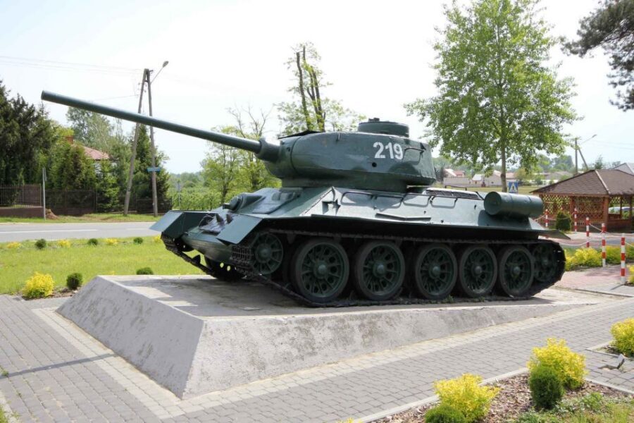 Warsaw: WWII Private Tour by Retro Minibus with Hotel Pickup - Muranów Rubble, Ghetto Heroes, and the POLIN Area