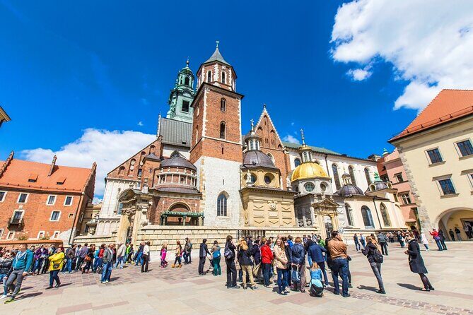 Wawel Castle and Cathedral with St Mary Basilica tour - Krakow Old Town: Main Market Square plus the science story of Copernicus