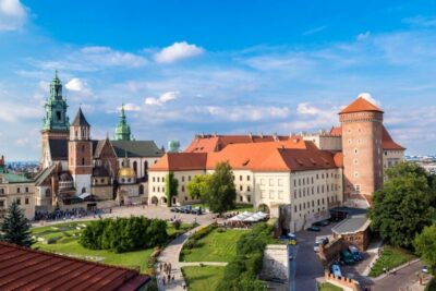Wawel Castle, Cathedral, & Rynek Underground Tour with Lunch - Lunch in Krakow: a real break, not a snack break