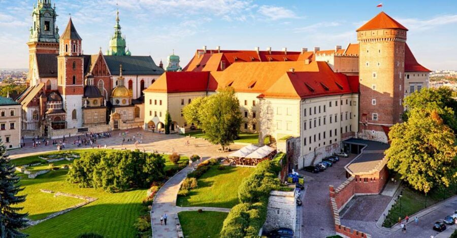 Wawel Castle & Cathedral Skip the Line Small Group Tour - The Royal Private Apartments option: silver tableware and a look at private luxury