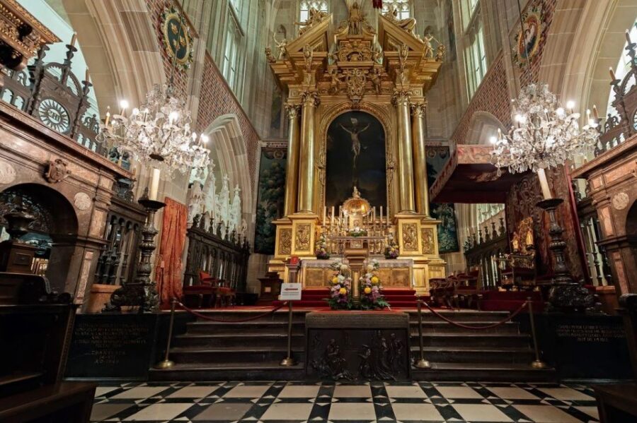 Wawel Castle, Old Town with St. Mary's Church Guided Tour - Who should book this tour (and who might not love it)