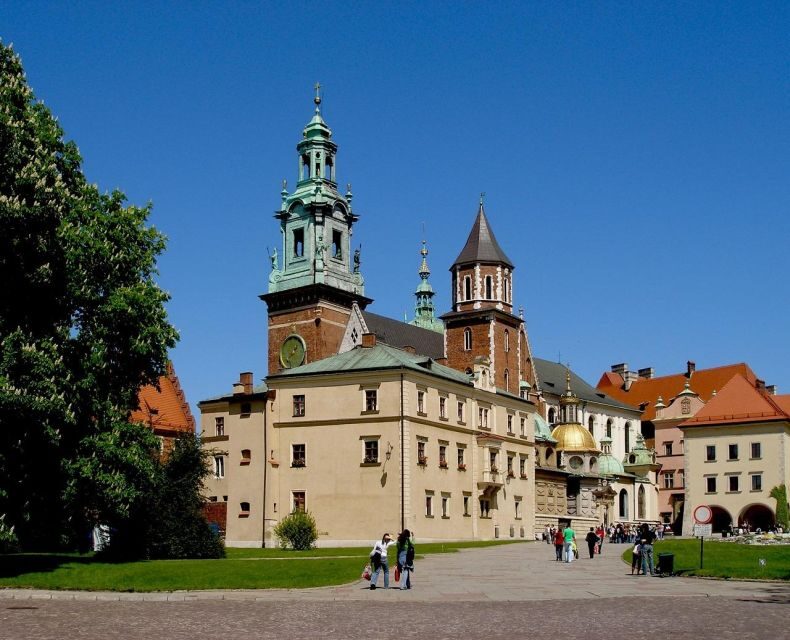 Wawel Castle, Old Town with St. Mary's Church Guided Tour - Should you book the Wawel Castle and Old Town guided tour?