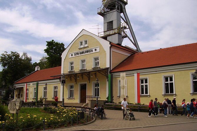 Wieliczka Salt Mine from Krakow, Guided Half-Day Tour with Private Transport - Stairs, narrow paths, and the 15ºC reality check