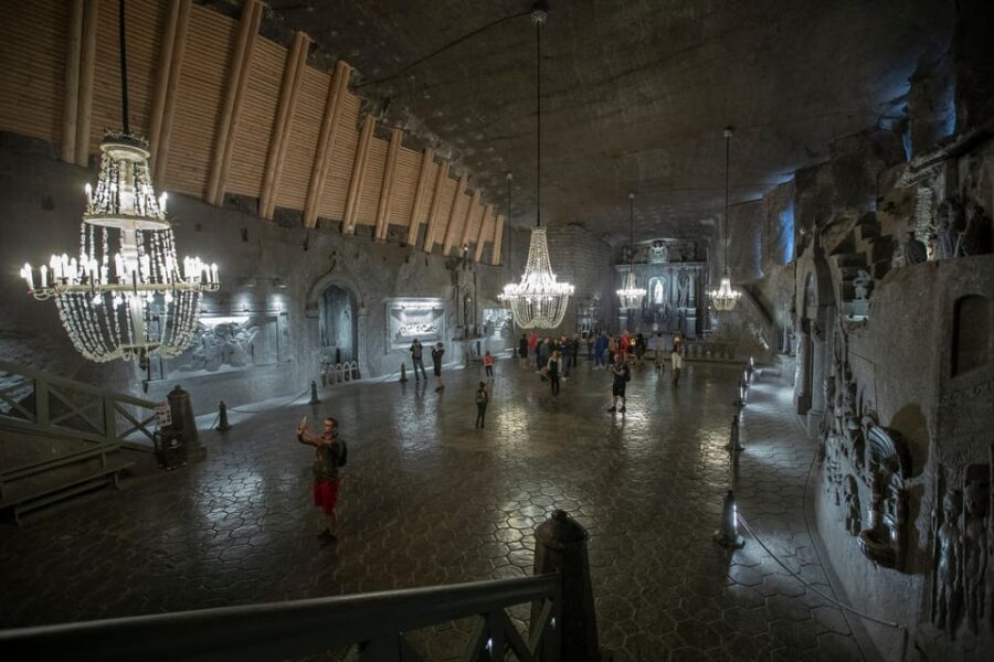 Wieliczka Salt Mine Guided Tour with Skip the Line Tickets - The 3–4 hour route: transfers, guided time, and the stair math