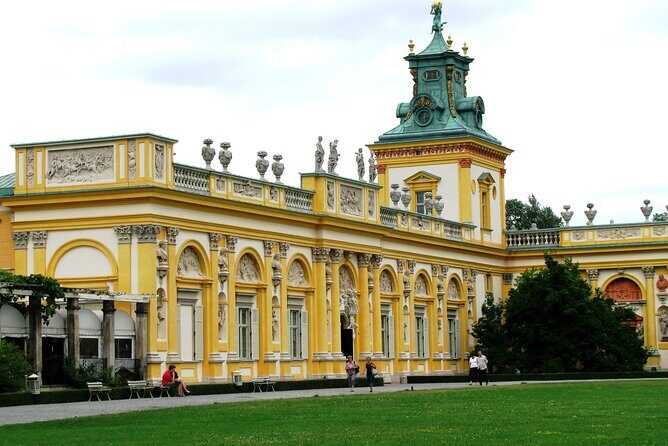 Wilanów Royal Palace + Polish Vodka Museum: SMALL GROUP /inc. Pick-up/ - Price and logistics: what you’re really paying for