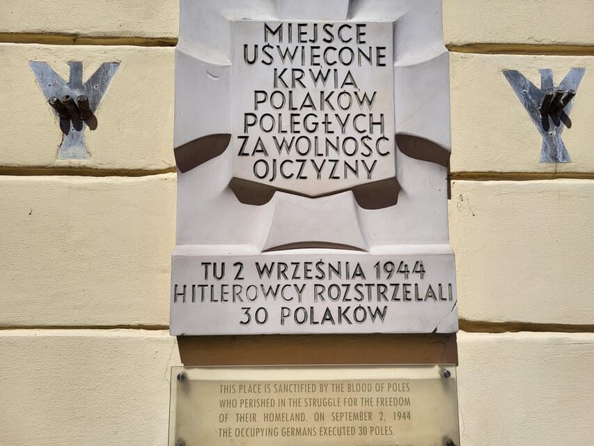 World War 2 in Warsaw walking tour in English - Execution sites and Polish Resistance strongholds in 1944