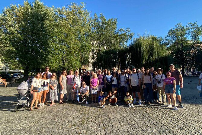 World War Two in Krakow: Jewish Quarter & Ghetto Tour - Stop 1: Szeroka Street, the Jewish Quarter street you’ll recognize