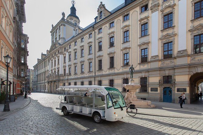 Wroclaw, 1- hour or 2-hours Group Tour by Electric Car - How the commentary works (and when your seat matters)