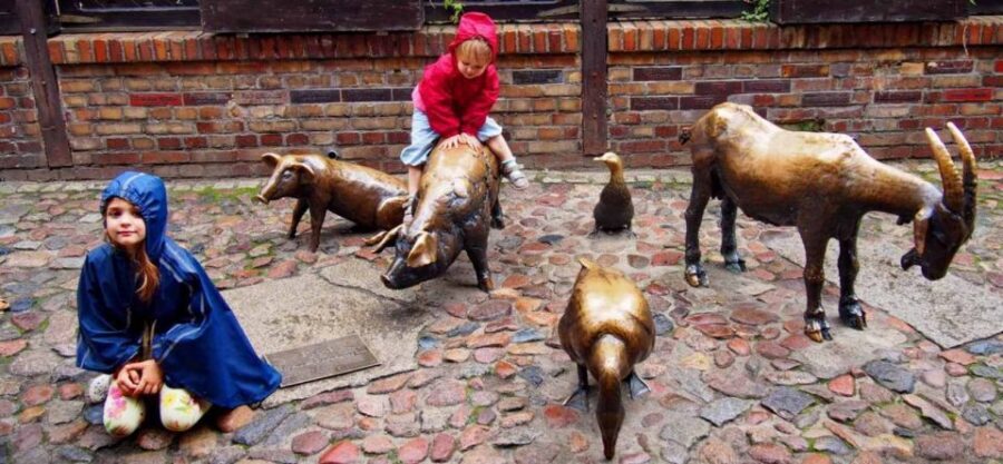 Wrocław: 2-Hour Guided Tour for Children - St. Elizabeth’s Church: the dwarves’ dwelling in 10 minutes