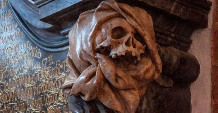Wroclaw: 2-Hour Mysterious Walking Night Tour - Why Wroclaw’s Old Town Works So Well at Night