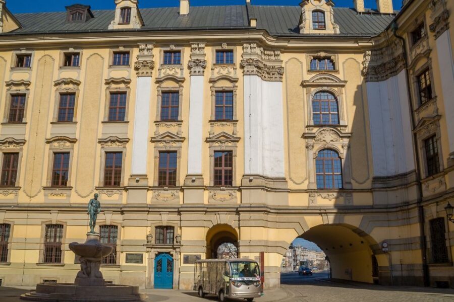 Wroclaw: 2-Hour Private Guided Tour by Electric Car - Why a two-hour Wrocław electric car tour works so well