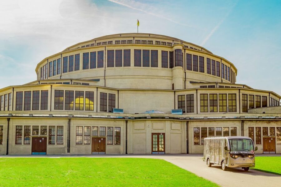 Wroclaw: 2-Hour Private Guided Tour by Electric Car - The live guide and multilingual audio: how the storytelling is delivered