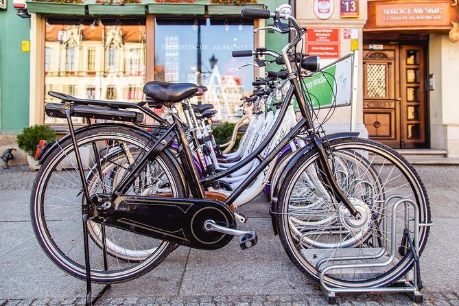 Wroclaw: 3-Hour Bike Tour in English - Krasnale dwarfs: the best way to spot Wrocław’s street-level magic