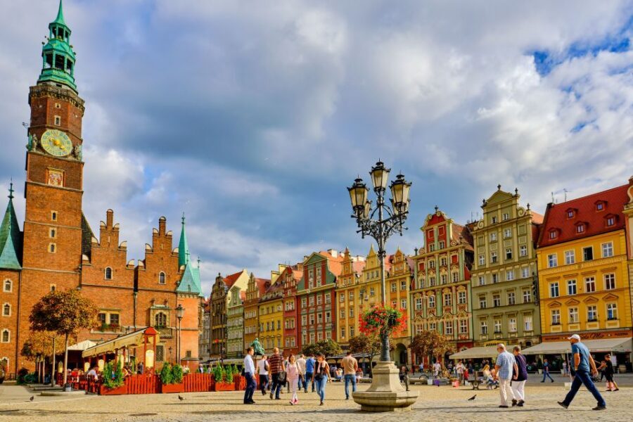 Wroclaw: City of 100 Bridges 4-Hour Private City Tour - Centennial Hall and UNESCO Status: Modern Design That Still Hosts Real Events