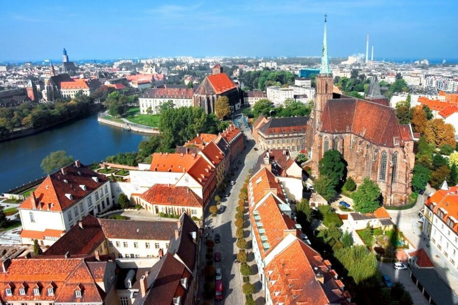 Wroclaw: City of 100 Bridges 4-Hour Private City Tour - The Dwarf Hunt Finale: Fun, Fast, and Surprisingly Memorable