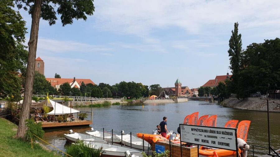 Wrocław: city walk with a professional guide and cruise - Rynek Market Square to Piwnica Świdnicka: The City’s Reference Point