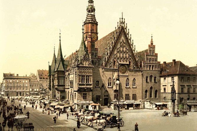 Wroclaw different - secrets of the city, 2 hours. 3-9 people - A two-hour Wrocław walk that hits the city’s “different” side