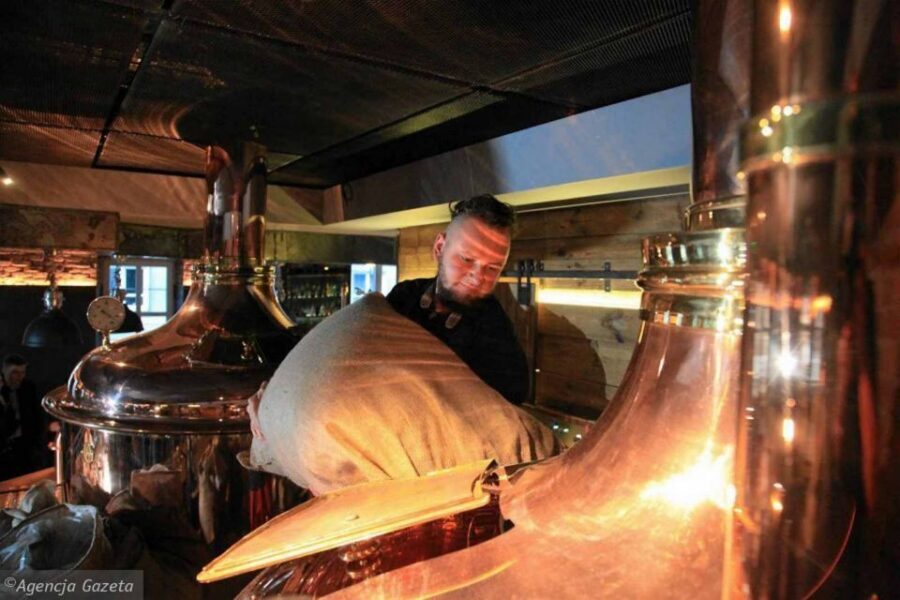 Wroclaw: Guided Tour & Beer Tasting (2 hours) - Market Hall Finish: Regional Products and the Final Beer Stop