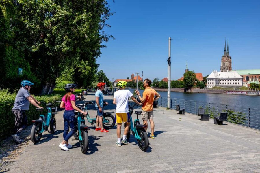 Wroclaw Highlights e-bike tour - Grunwald Campus plus Centennial Hall and Pergola