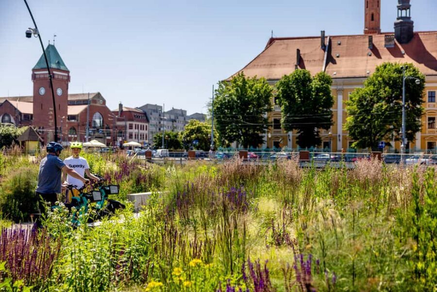 Wroclaw Highlights e-bike tour - The Yamaha Booster Easy ride: comfort that still feels like biking
