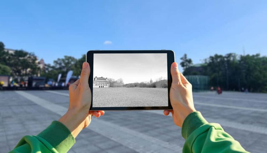 Wrocław: Historical Tour with Tablets and Guide - Starting at Pręgierz and setting the “then vs now” mindset