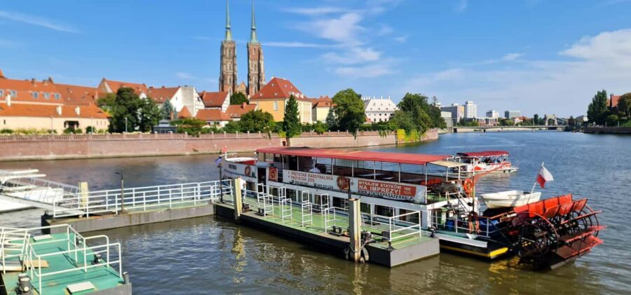 Wrocław: Long City Guided-Walk and River Cruise (3 h) - Old Town walking: Market Square color, St. Elizabeth’s Church, and the big-photo stops