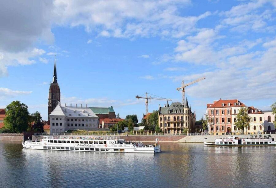 Wrocław: Long City Walk and Luxury Ship Cruise (for groups) - University of Wrocław: Oratorio Marianum, Aula Leopoldina, and the Mathematical Tower