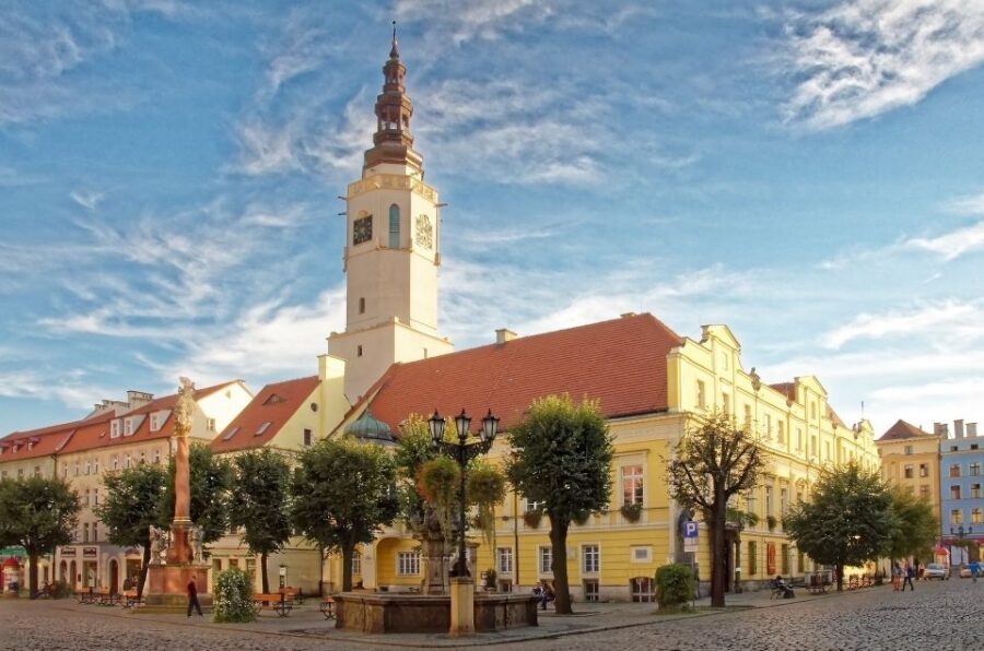 Wroclaw: Lower Silesia, Ksiaz Castle & Church of Peace Tour - Książ Castle: the Pearl of Lower Silesia on its vertiginous rock