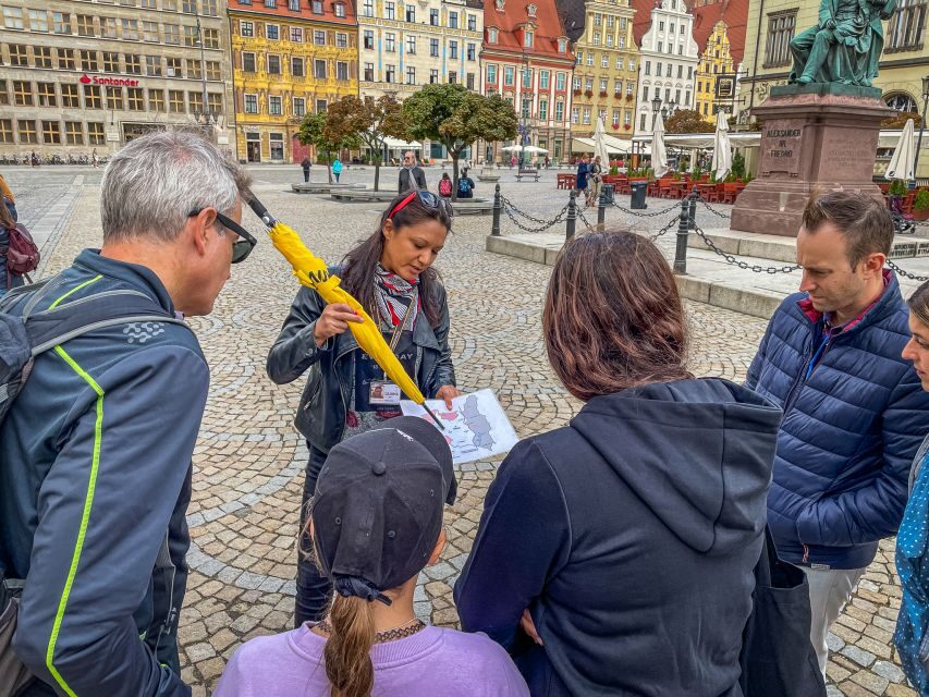 Wrocław: Old Town and Ostrów Tumski Walking Tour in English - Counting bridges like a local: how the river shapes the walk