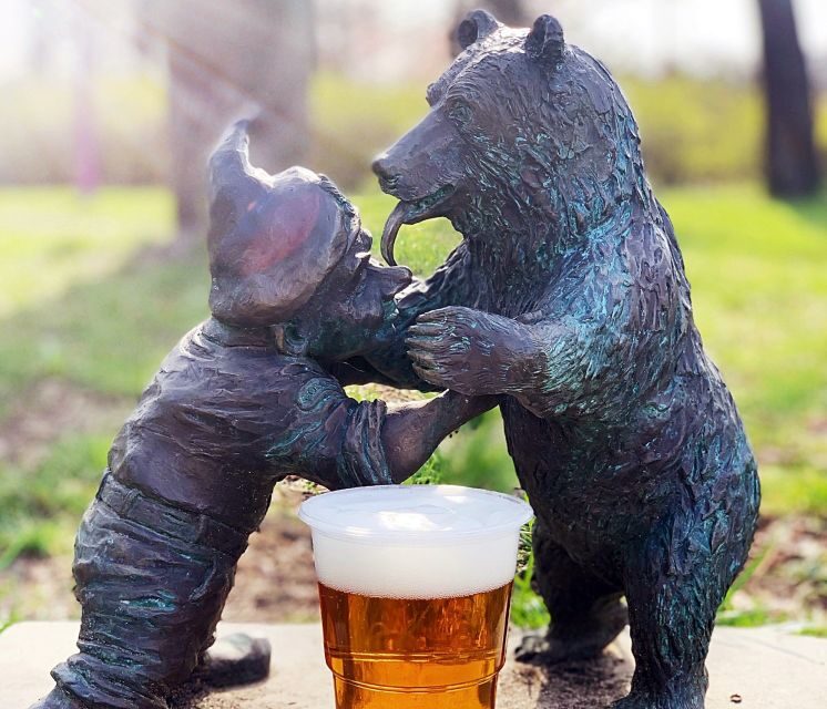 Wrocław: Polish Craft Beer Walking Tour with Tastings - Meeting Your Guide and Getting Into Polish Drinking Customs
