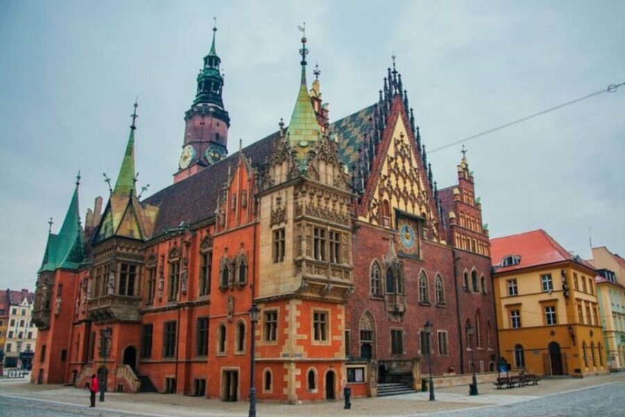 Wroclaw: Private custom tour with a local guide - Starting at your hotel: pickup that reduces stress