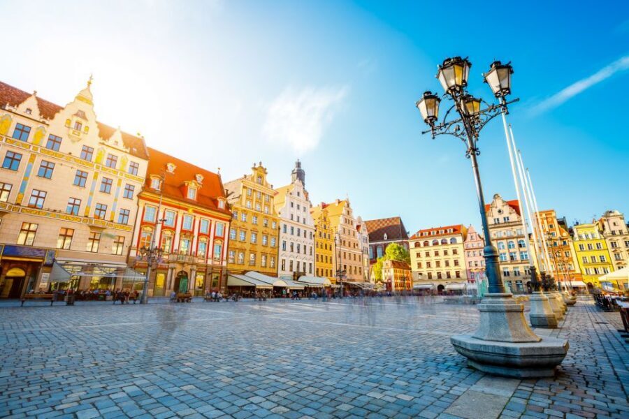 Wroclaw: Private Old Town Guided Walking Tour (2 hours) - Starting at Piwnica Świdnicka under the Old Town Hall