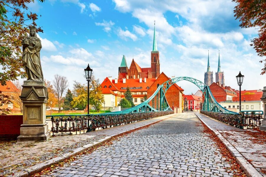 Wroclaw: Private Old Town Guided Walking Tour (2 hours) - Wrocław Cathedral and time to look at the details