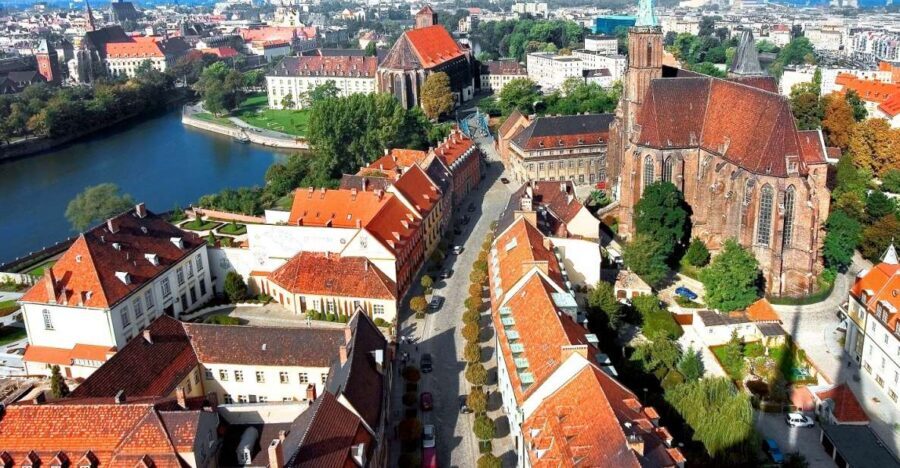 Wroclaw Private Old Town Guided Walking Tour - Ostrow Tumski Cathedral: Twin Towers and a 13th-Century Base