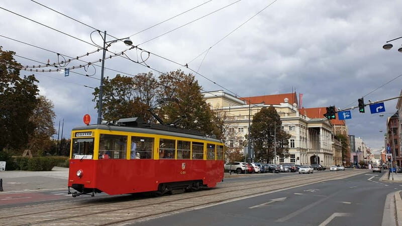 Wroclaw: Private Tour by smal Historic Tram 1,5h 13-16 seats - Key highlights in plain words