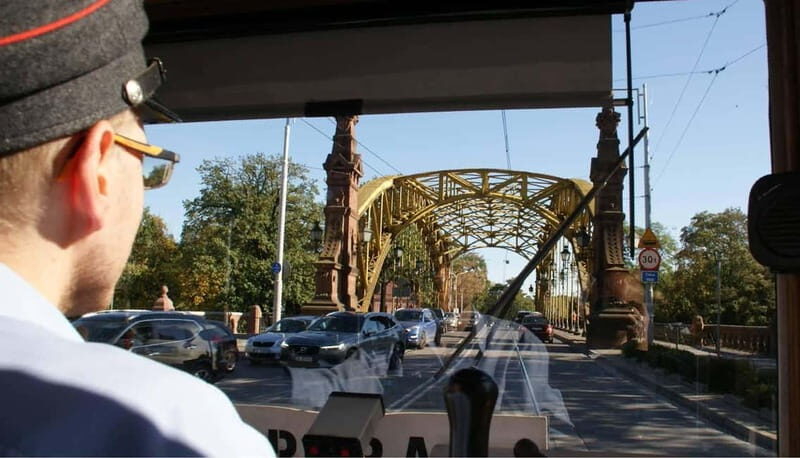 Wroclaw: Private Tour by smal Historic Tram 1,5h 13-16 seats - Świdnicka Street and Old Town: where the guide helps you see the patterns