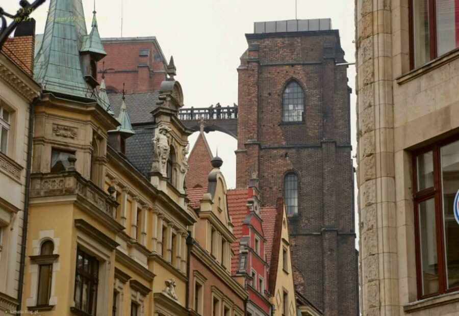 Wroclaw: Secrets of Wroclaw Walking Tour (2 hours) - Cathedral Island finale: the head in the wall and the cathedral tower stories